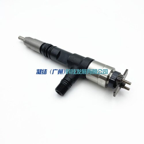 小松 PC138US/78US-10 PC120-10 发动机4D95喷油器 2950501091