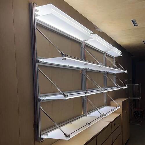 高档商用铝型材墙上发光置物架带海洋板柜子陈列架亚克力光轴展架