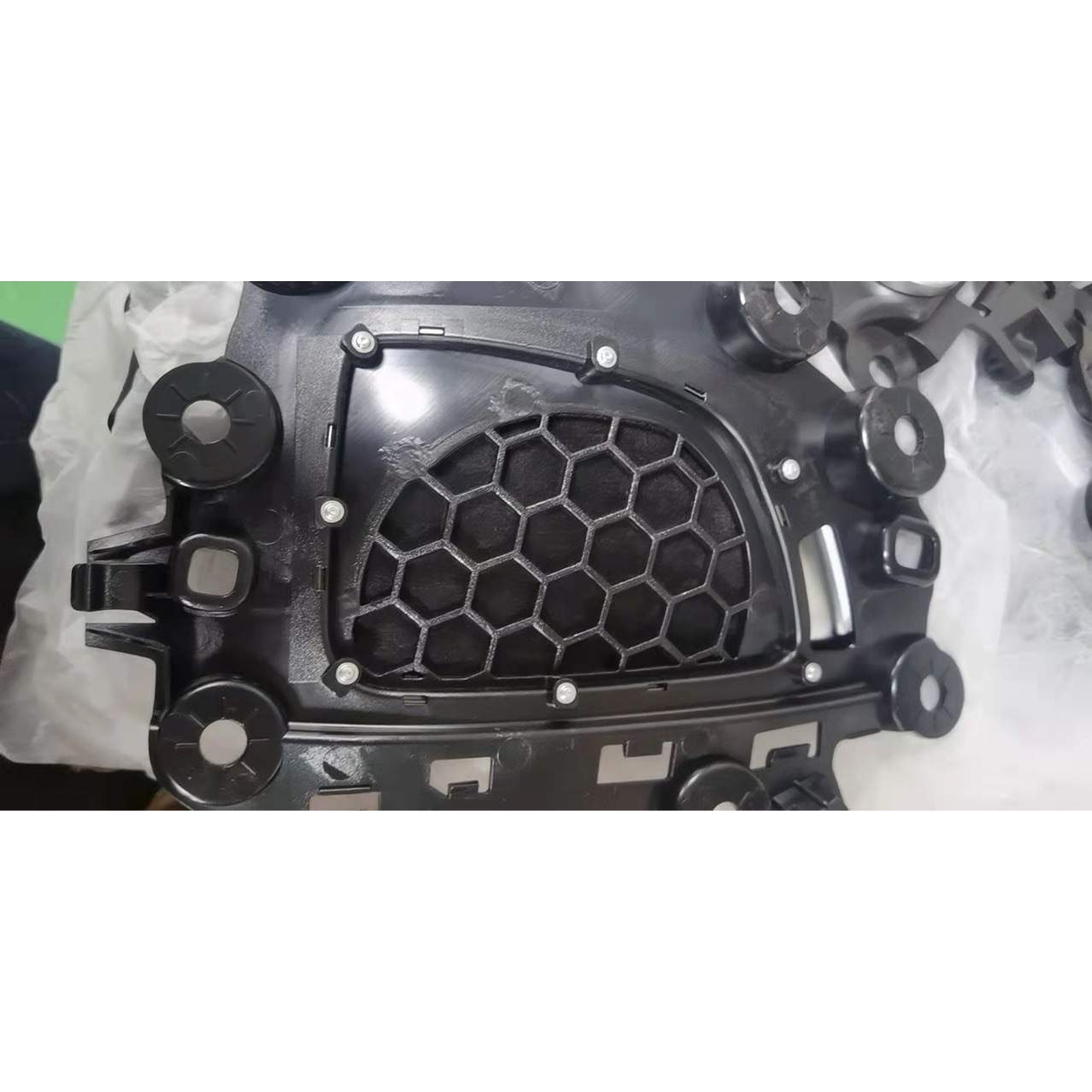 22款奔驰C级 W206柏林之声盖板 C260L四门金属发光带灯盖板喇叭罩