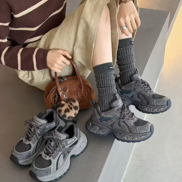 艾模儿2025秋冬新款女鞋厚底增高加绒加厚时尚潮流老爹鞋舒适百搭