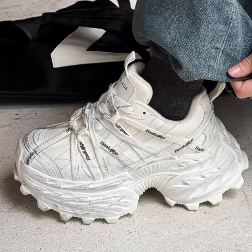 艾模儿2025新款秋冬女鞋老爹鞋厚底休闲鞋加厚时尚百搭舒适增高皮