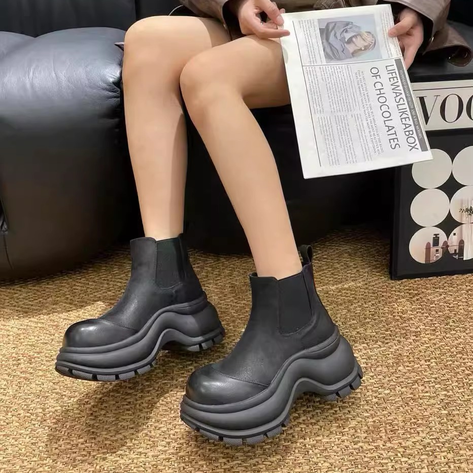 一代佳人女鞋短靴厚底松糕鞋2025秋冬新款圆头时尚百搭气质舒适