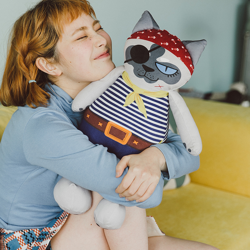 carihome海盗猫咪玩偶抱枕