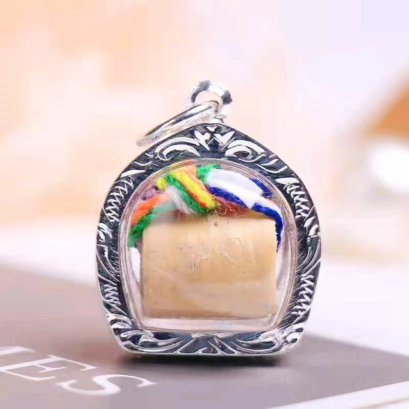 泰国佛牌 佛牌 泰国龙婆马哈苏拉萨 金针 贝叶福管 吊坠 项链