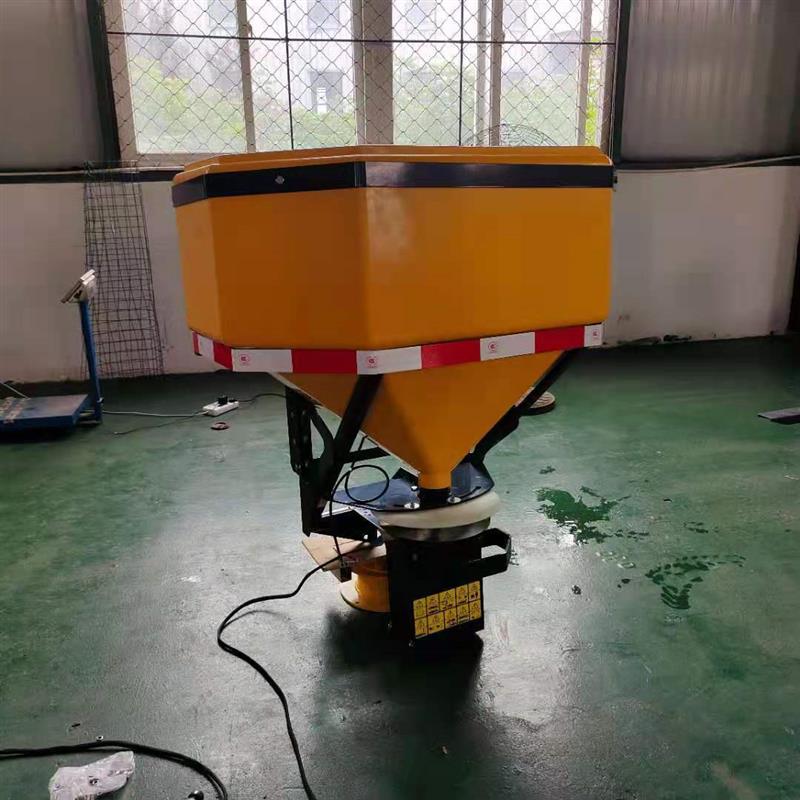 螺旋输送路面融雪剂撒盐机 遥控操作车载式清雪撒布机 市政除雪设