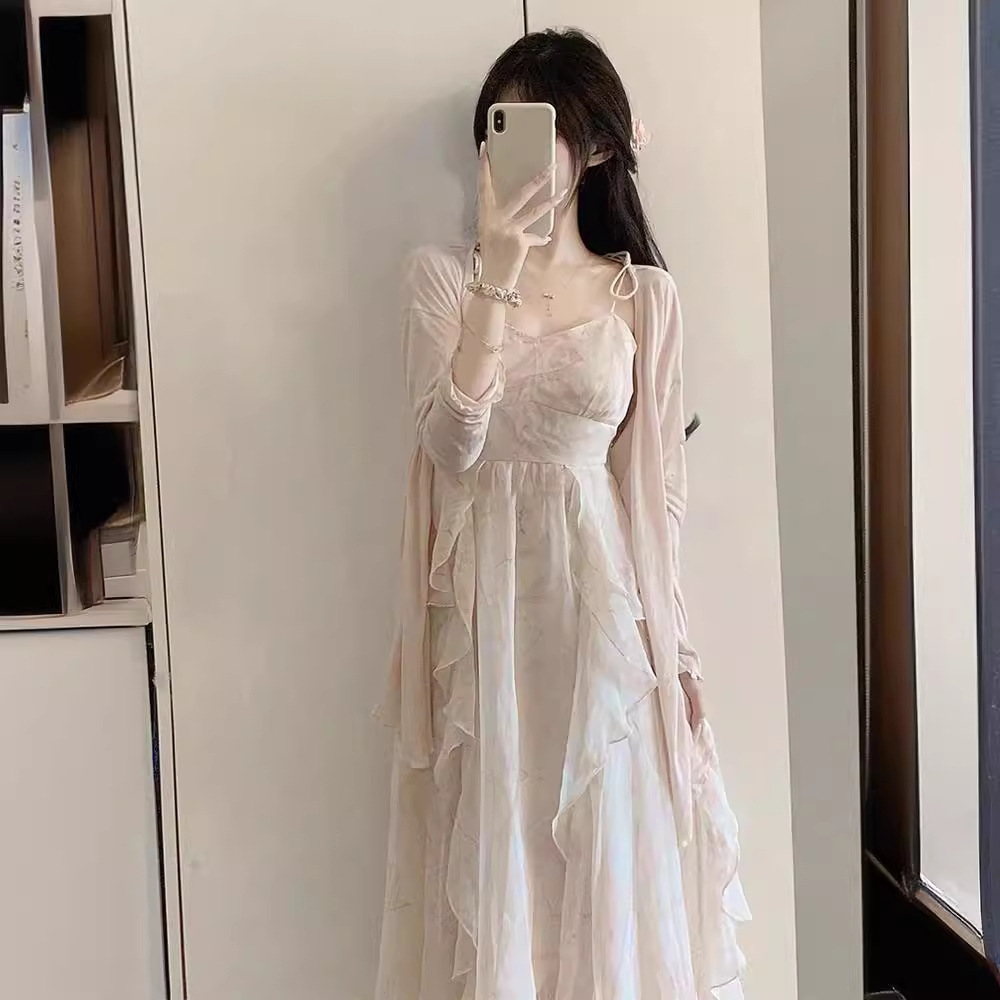 夏季度假风吊带荷叶边连衣裙女2025新款森系仙女群三亚海边沙滩
