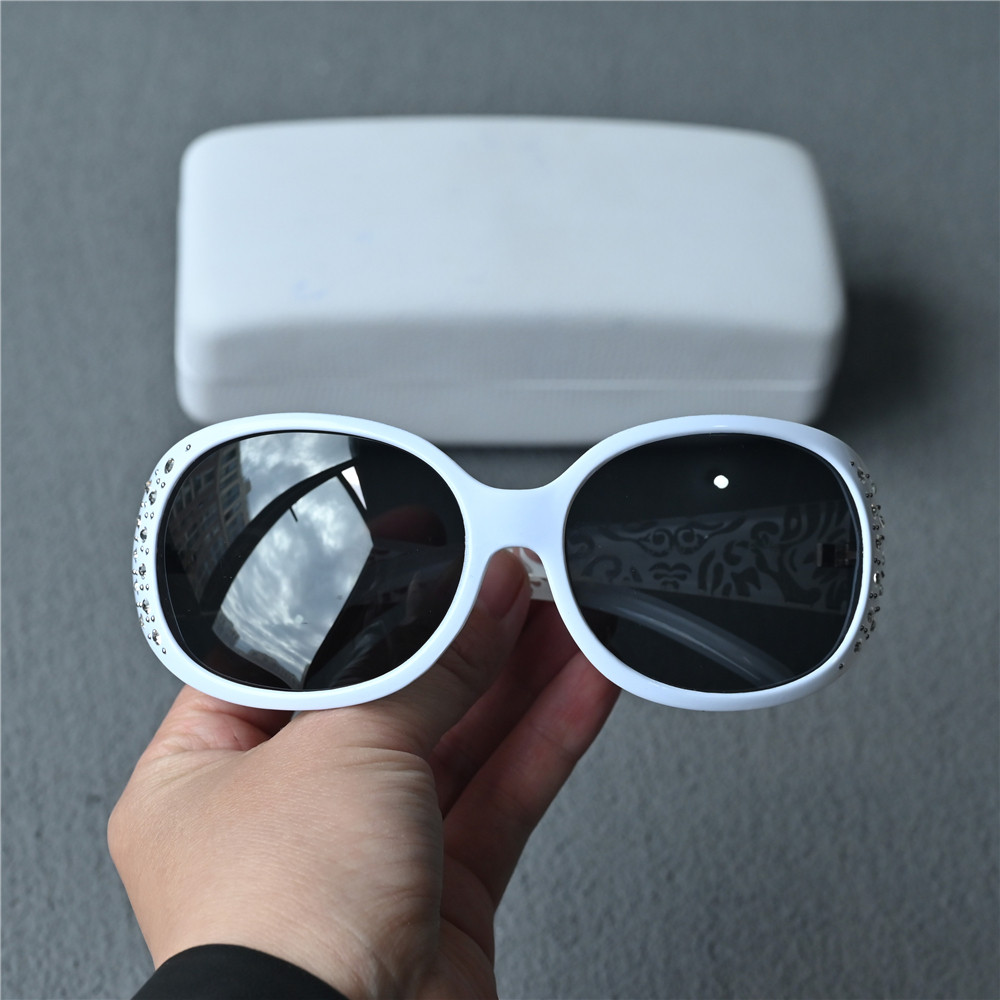 白色女士偏光太阳镜圆形墨镜防晒防紫外线优雅女款百搭茶色眼镜