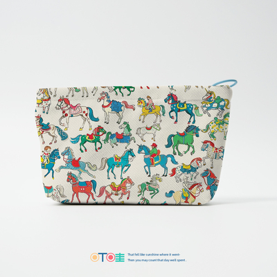 五颜六色的马高颜值零钱包日系女生化妆包便携耳机口红粉饼收纳包