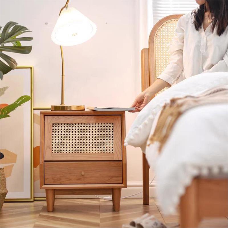 北欧实木床头柜玻璃门藤编小型樱桃木复古现代简约家用卧室收纳柜