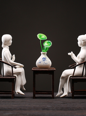 新中式白瓷美人太师椅子客厅酒柜电视柜茶桌装饰复古旗袍仕女摆件