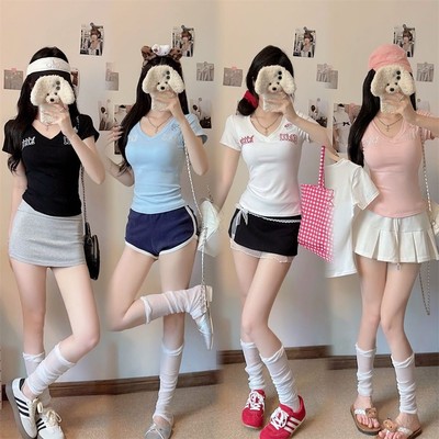 LJ  美式V领正肩运动风T恤女春季新款修身显瘦辣妹设计感短袖上衣