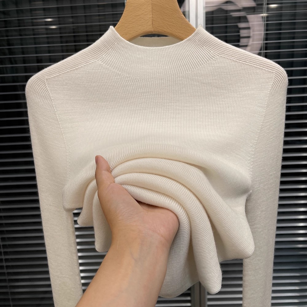 软糯半高领针织打底衫流行爆款