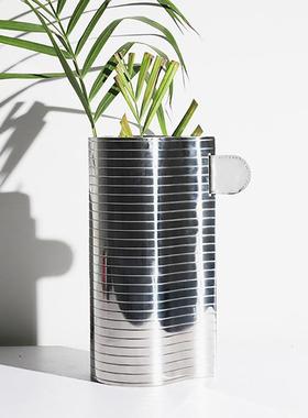现代极简花瓶不锈钢横纹单耳花器样板间售楼处酒店金属花插装饰品