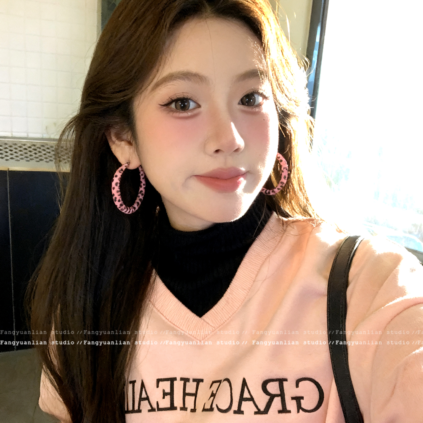 粉色豹纹圈圈耳环女方圆脸耳饰