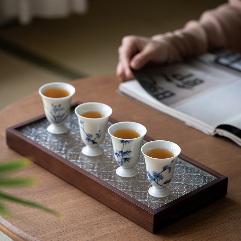 手绘青花主人杯单杯家用茶杯梅兰竹菊闻香杯白瓷高脚杯小号白酒杯