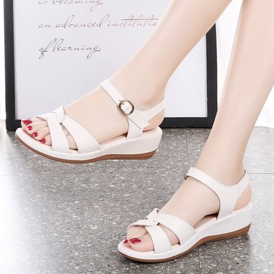 镂空旅游凉鞋坡跟鞋子女夏t2024新款不累脚软底妈妈鞋厚底真皮女