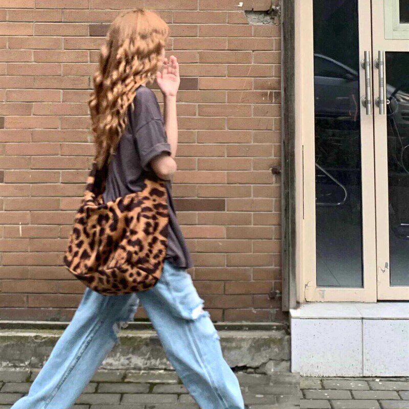 豹纹慵懒风小众大容量宽肩带个性单肩包2024新款百搭通勤斜挎包