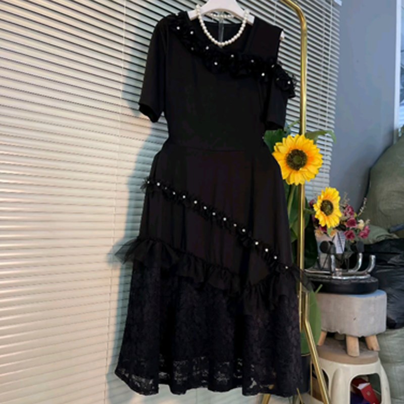 胖妹妹单侧露肩拼接裙摆连衣裙法式气质轻熟风夏季款的吗女装裙子