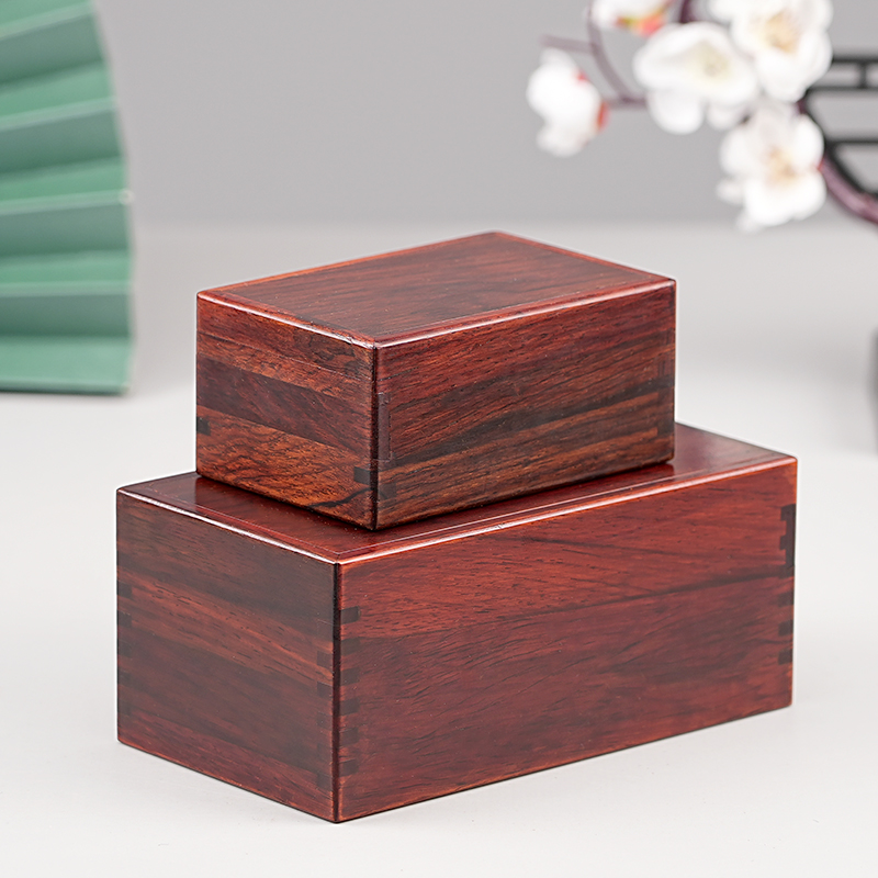 古色古香，盒子本身就是收藏品