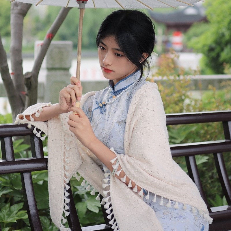 旗袍披肩夏款外搭女针织细毛w线三角巾斗篷披风带扣流苏空调秋冬