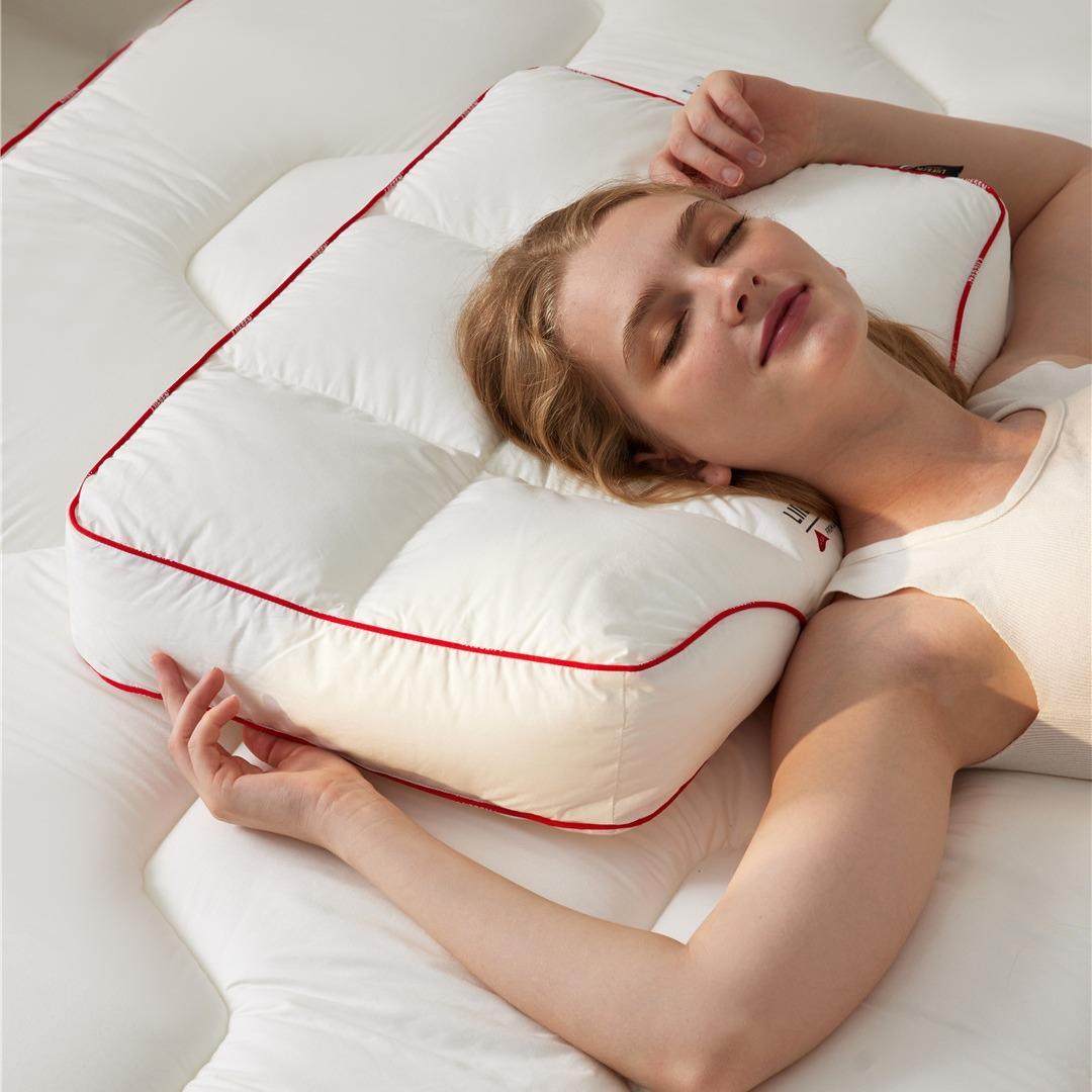 简约风全棉A莱类LS多娅功能侧睡枕舒适护卡颈枕芯枕头家用摩系