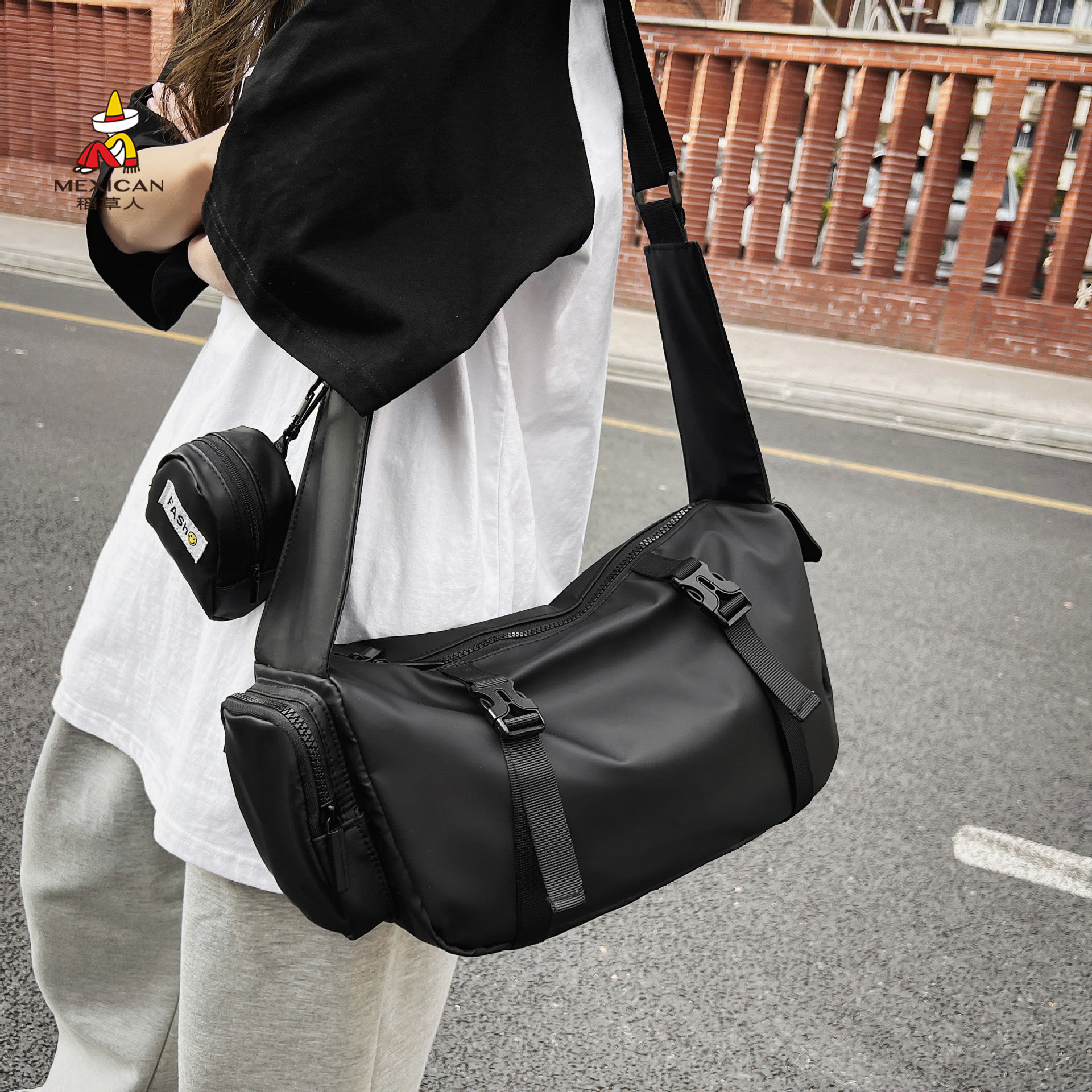 潮流休闲单肩包男包韩版运动斜挎包简约大学生情侣骑行邮差包包