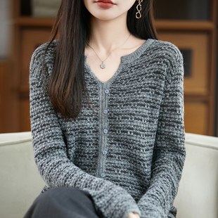女装 上衣洋气大码 秋冬毛衣 女2025新款 秋冬V领小香风针织打底衫