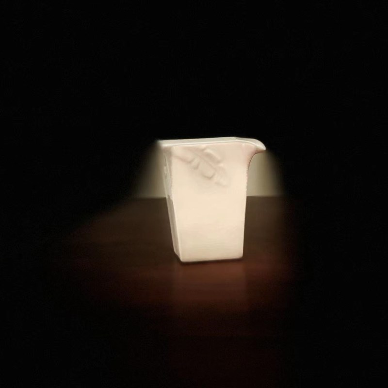 90年代台定德化白瓷 精品四方公道杯 明刻浮雕梅花芭蕉原矿料釉润