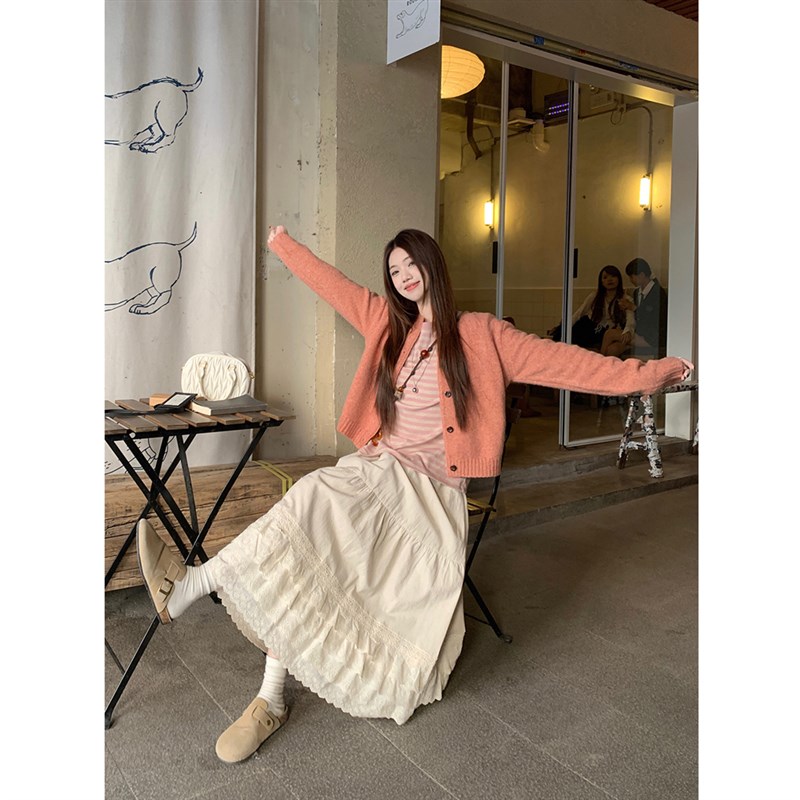 羊毛保暖针织开衫条纹T恤上衣花边半身裙女2024冬季新款时尚套装