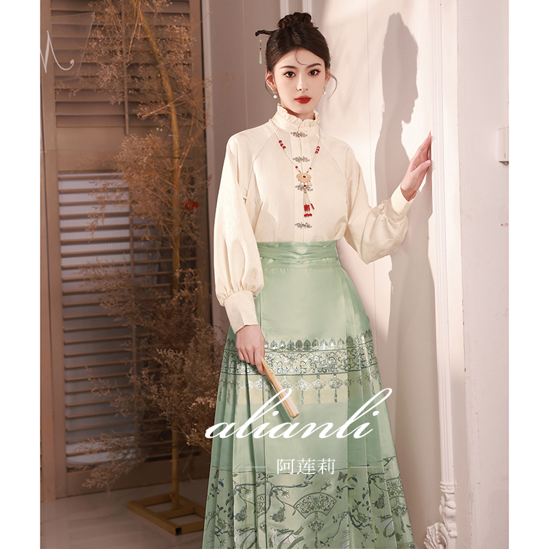 新中式马面裙婚服绿色国风高级感汉服旗袍主持人端庄大气套装礼服