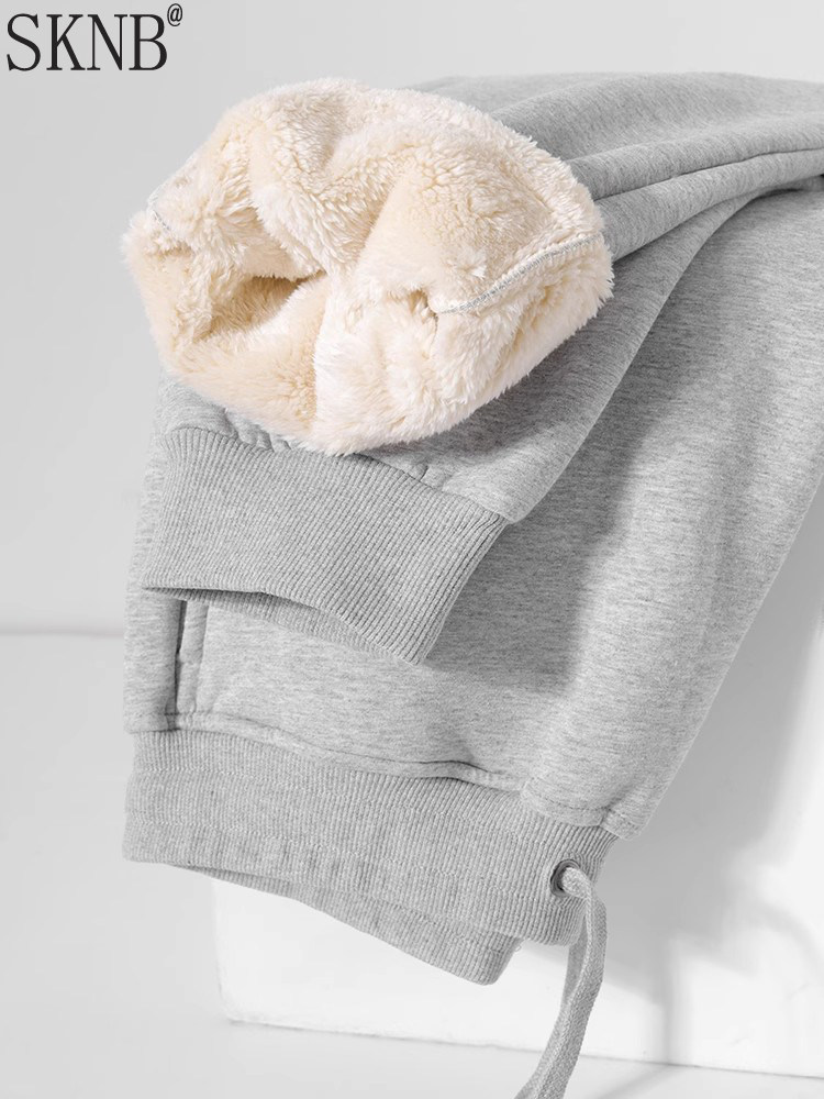 浅灰色羊羔绒东北加绒束脚卫裤男款冬季保暖加厚一体绒休闲裤男士