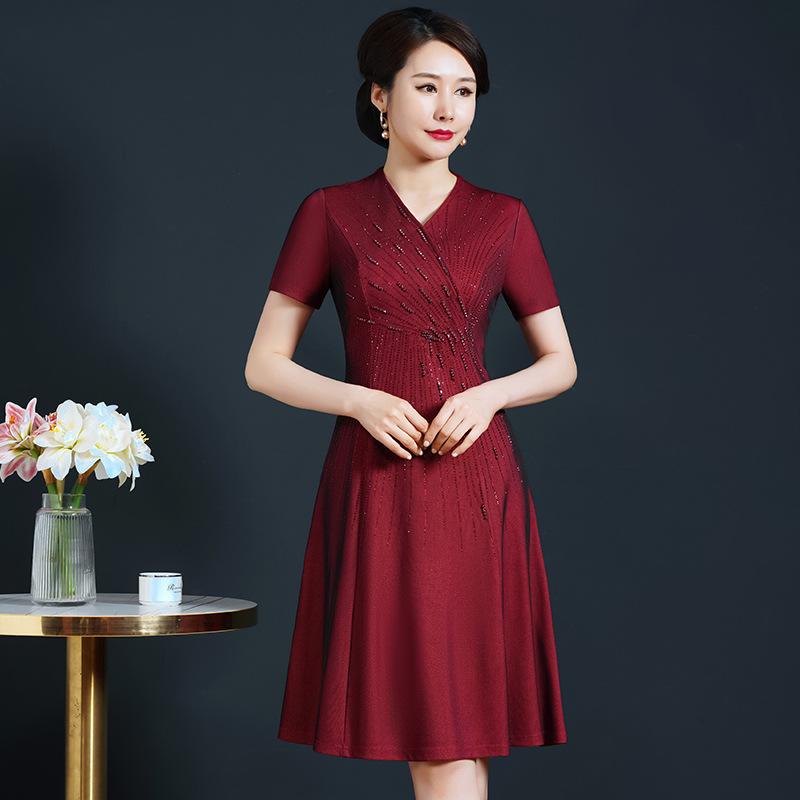 高端红色旗袍改良版连衣裙2025年新款夏天妈妈喜婆婆婚宴礼服高贵