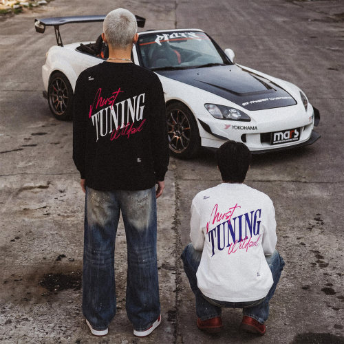 “MUSTTUNING定要改装”圆领T恤