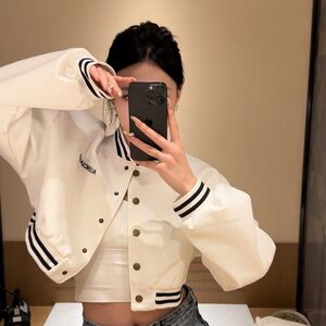 秋冬新款复合刺绣开衫女棒球服上衣时尚潮小个子运动休闲外套短款