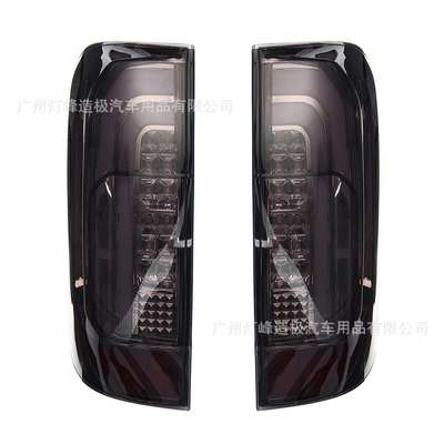 适用于14-19款尼桑纳瓦拉尾灯 NAVARA NP300 D23 LED 尾灯 熏黑款