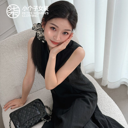 柒量一裁小个子黑色背心连衣裙