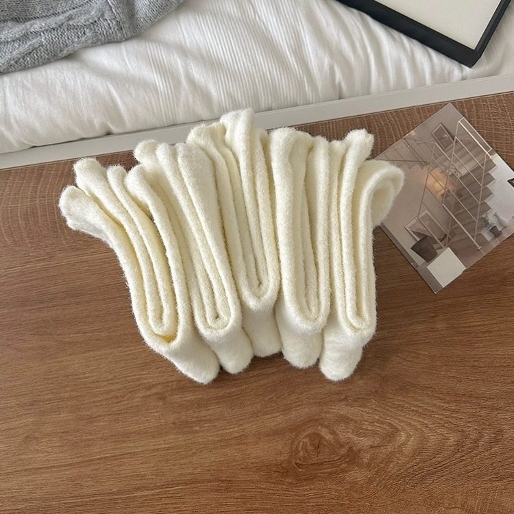 秋冬款纯白加厚女童袜子中筒冬季保暖加绒睡眠地板可爱毛绒绒袜子