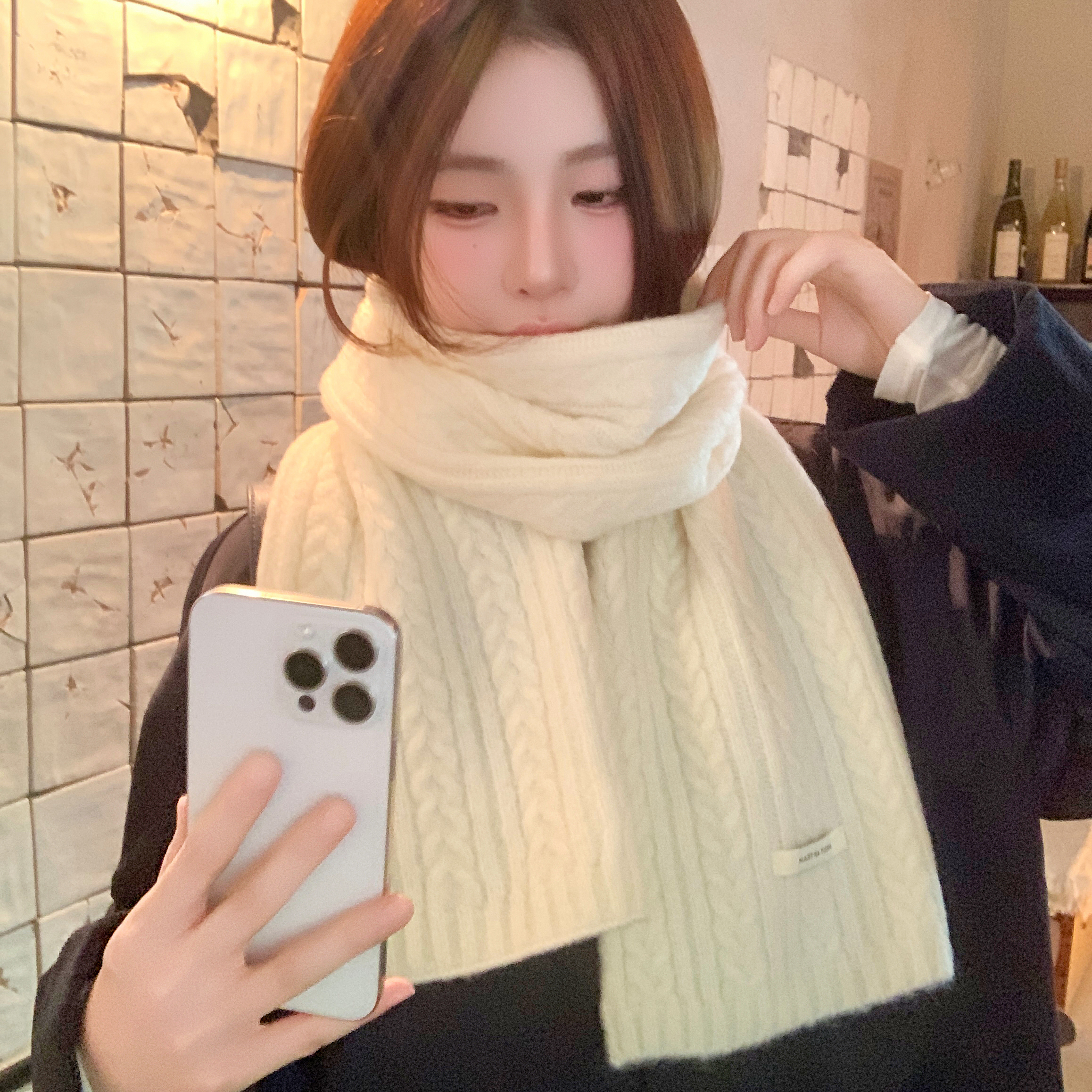 蓝色高级感含羊毛围巾