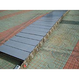 全封闭打孔型钢铝拖链宽度可做到1200mm华德供应