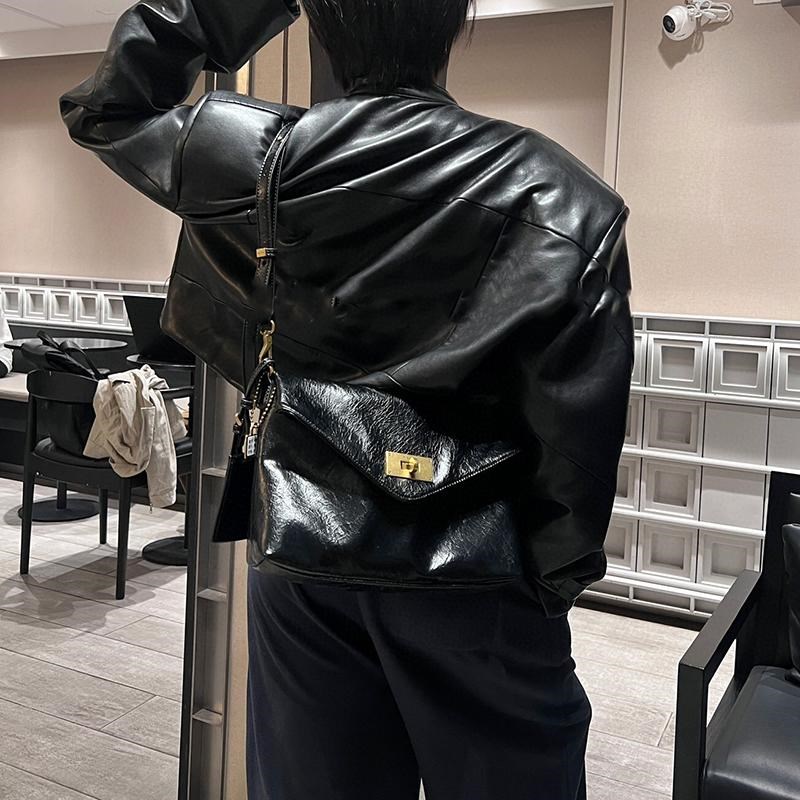 高级感洋气腋下包2024秋冬新款小众女包时尚百搭法棍包单肩斜挎包