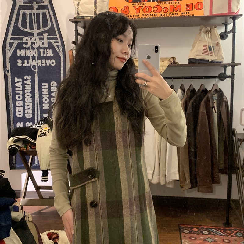 发现自制 e 港风复古设计感竖条纹格子裙秋冬显瘦背心呢料连衣裙