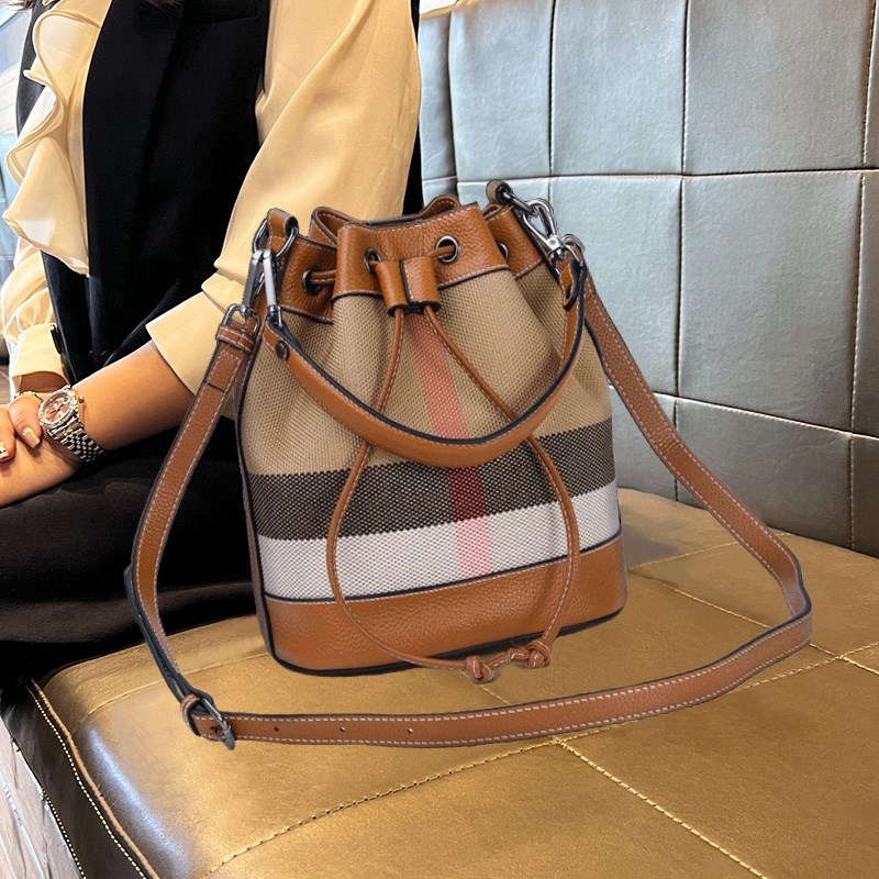 包包女式2024新款格子条纹帆布包高级感子母水桶包手提单肩斜挎包
