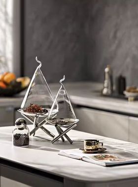 现代样板间厨房餐桌摆件售