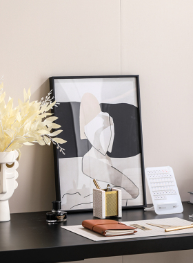 现代轻奢样板间书房搭配套装样板房书桌装饰书笔筒笔记本墨水台历