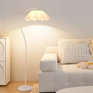 灯 北欧客厅简约S形花朵落地灯书房阅读照明网红卧室床头花瓣立式