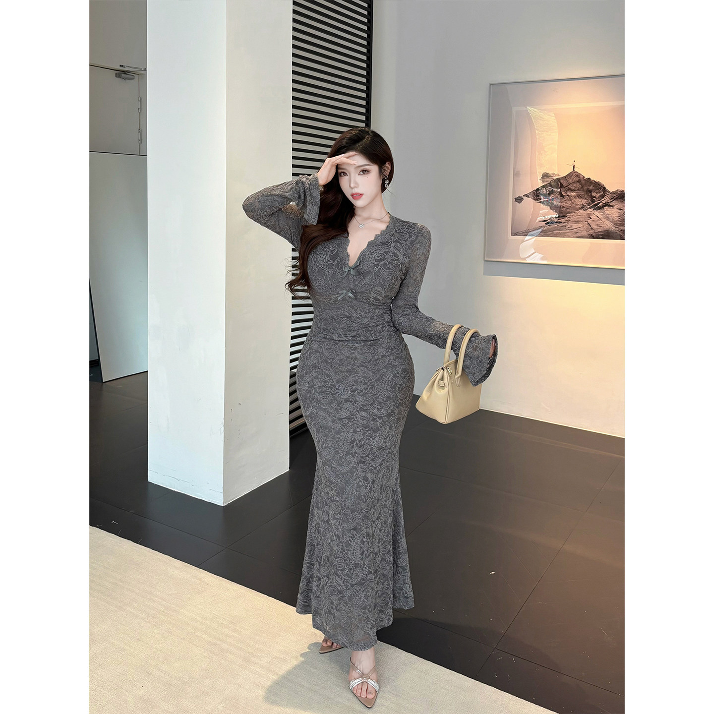 B-babes【晚香夫人】气质御姐蕾丝V领显瘦内搭鱼尾裙冬季女连衣裙