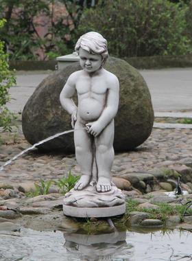 欧式创意招财流水喷泉水景摆设小孩尿尿流水水景庭院别墅鱼池摆件