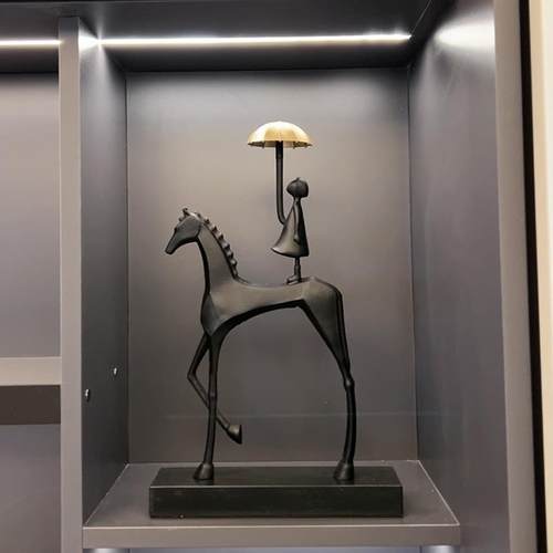 现代轻奢玄关抽象艺术人物摆件样板房客厅电视柜办公室装饰工艺礼