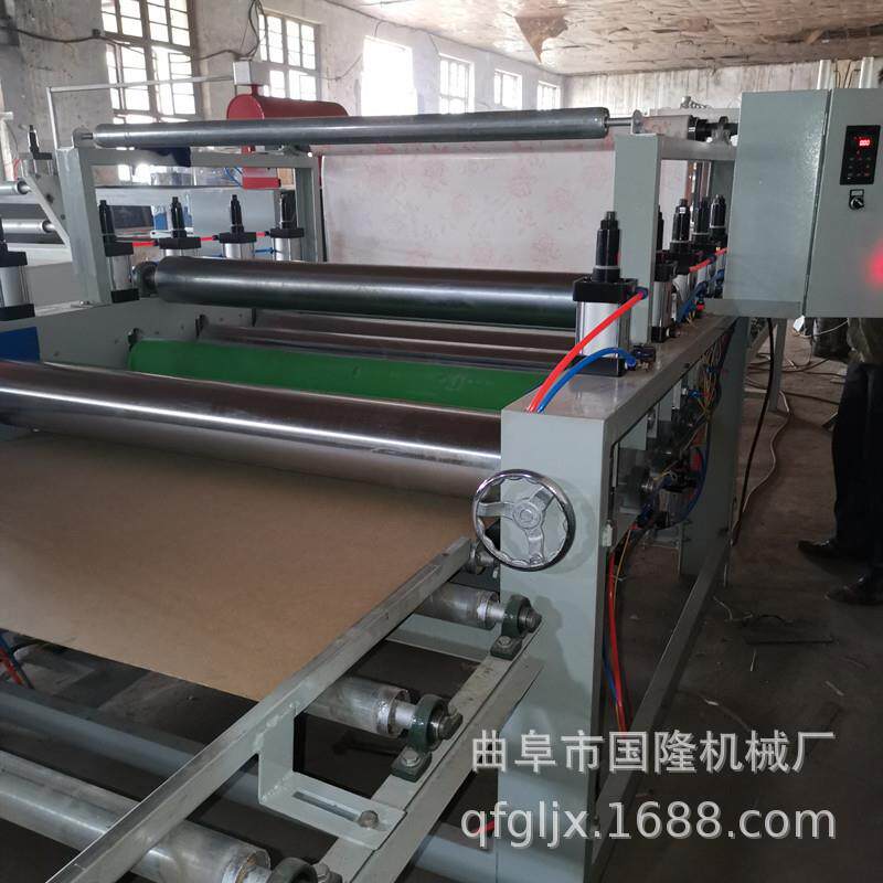 自动上下板肤感木饰面板贴面机 竹木纤维实心大板PUR贴纸机