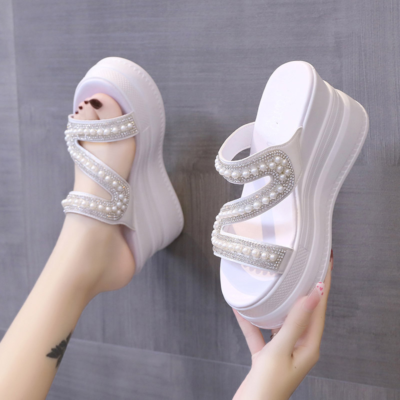 拖鞋女春季外穿202n2年新款网红珍珠水钻一字凉拖休闲厚底增高凉